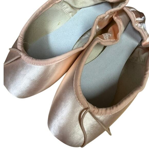 NEW! "SUFFOLK" Steller Point 3X Width Pink Ballet Shoes Length 7.0 Dance - Picture 2 of 8